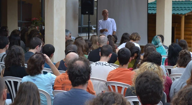 Nathan Winograd, Gary Francione, and the Philosophy of Distract, Divide, and Demoralize.
